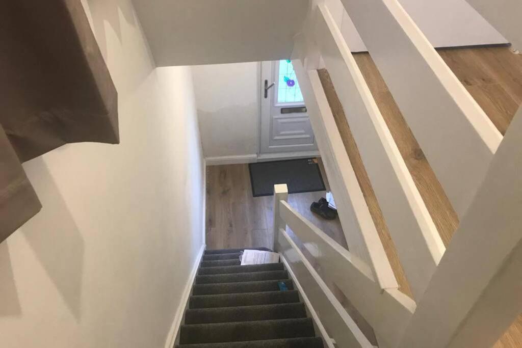 The Dartford Five Bedrooms Attractive House Екстериор снимка